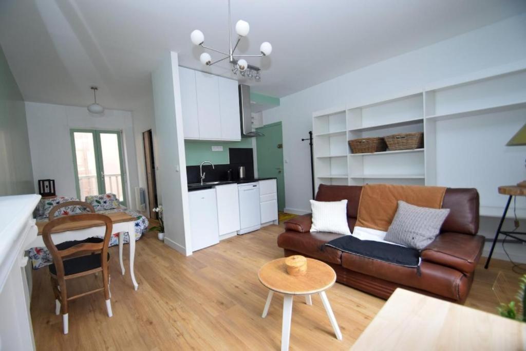 Appartement Entre Plage De L'Ecluse Et Place Du Marche 迪纳尔 外观 照片