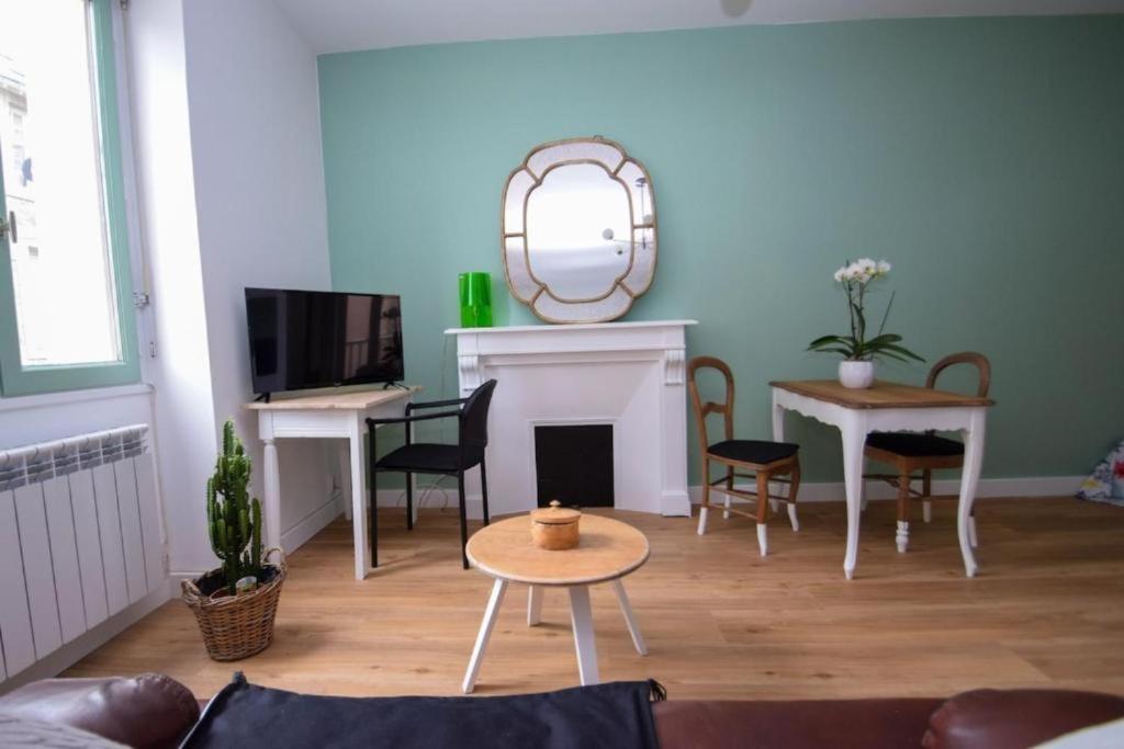 Appartement Entre Plage De L'Ecluse Et Place Du Marche 迪纳尔 外观 照片